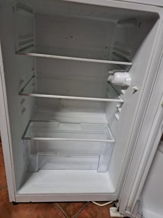 Nevera pequeña Newpol