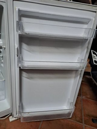 Nevera pequeña Newpol