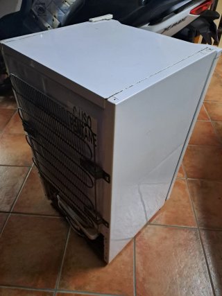 Nevera pequeña Newpol