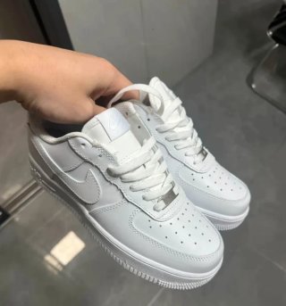 Nike Air Force 1 Talla 37.5 Blancas