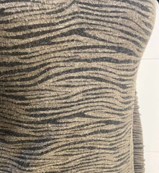 Jersey animal print verde. Pimkie. Talla S.