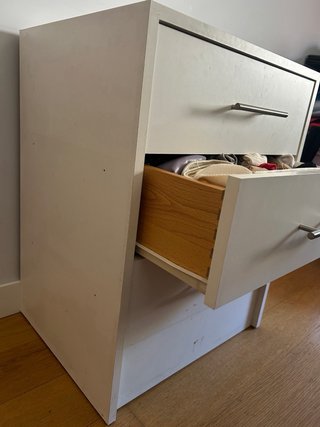 Cajoneras blancas de 3 cajones.