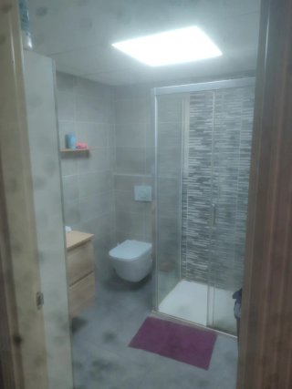 Se alquila habitación