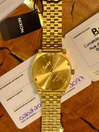 Reloj Nixon Mickey Mouse Dorado