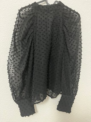Blusa de gasa con volantes y estampado tie-dye
