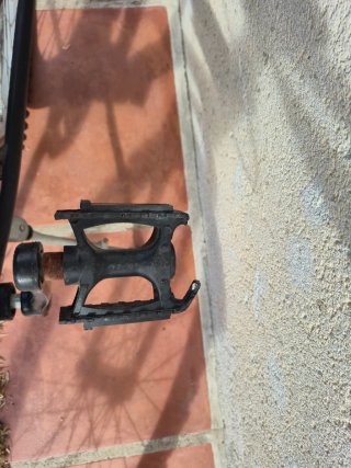 Bicicleta infantil negra