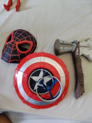 Pack Marvel: Máscara, Escudo y Hacha