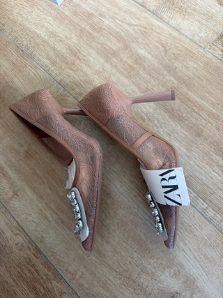 Scarpe Zara tacco con fibbia gioiello