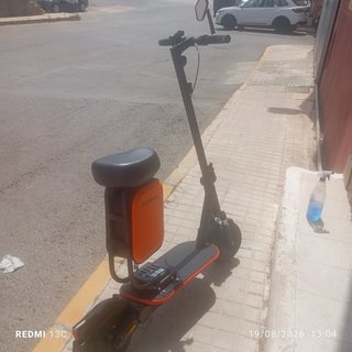 Patinete Eléctrico Naranja y Negro