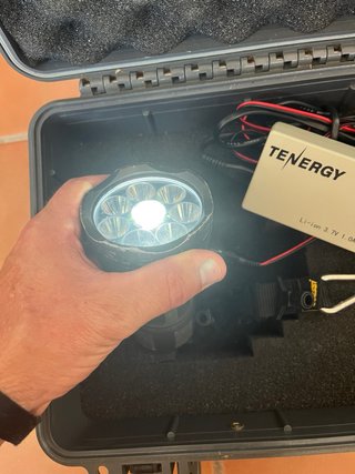 Linterna Dragonsub 8 LED