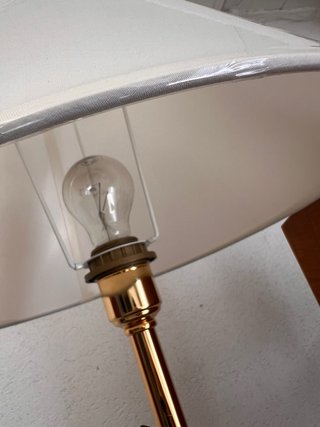 Lámpara de mesa de bronce