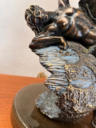 Lámpara de mesa de bronce