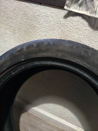 Continental 235/45 R18 V Neumáticos