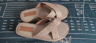 Sandalias planas esparto beige