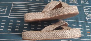 Sandalias planas esparto beige