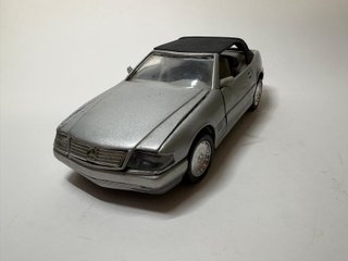 Mercedes-Benz 500 SL R129 Cabrio 1:24 modellino vi