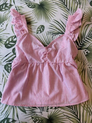 Camiseta de tirantes a rayas rosa y blanca