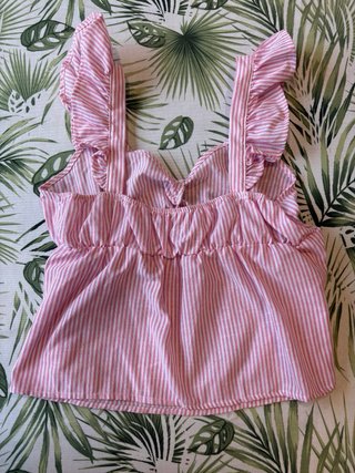 Camiseta de tirantes a rayas rosa y blanca