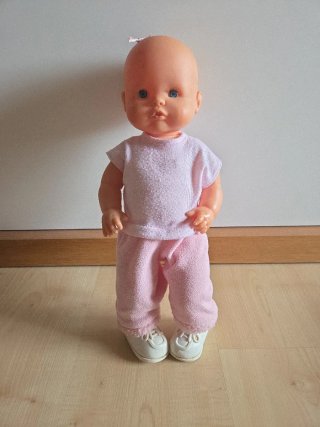 Muñeca Nenuco con ropa y accesorios