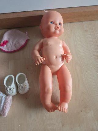 Muñeca Nenuco con ropa y accesorios