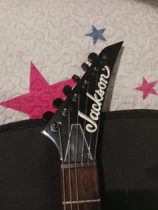 Guitarra eléctrica Jackson JS11