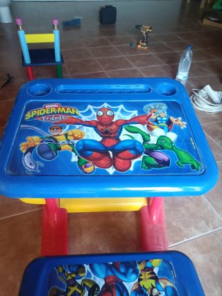 Pupitre Infantil Spiderman,como nuevo apenas usado