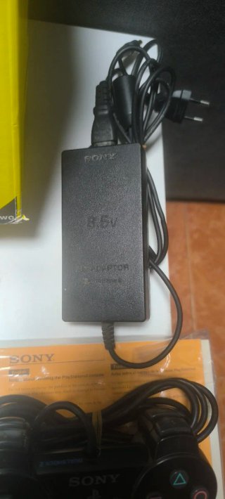 Playstation 2 Slim Negra con Caja y Accesorios