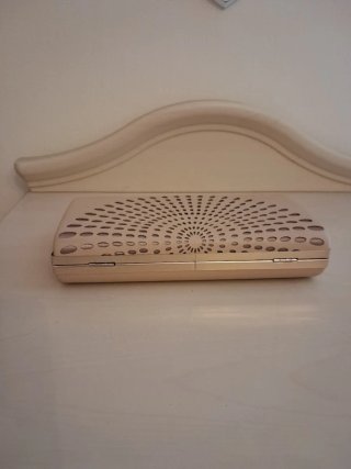 Pochette donna beige con decoro