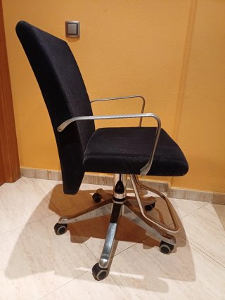 Sillón de oficina con ruedas
