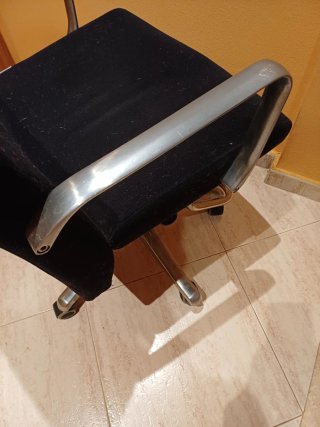 Sillón de oficina con ruedas
