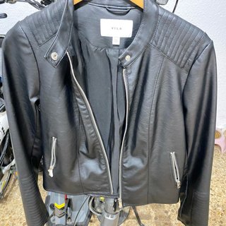 Chaqueta VILA efecto piel negra talla S