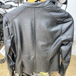 Chaqueta VILA efecto piel negra talla S