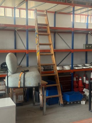 ESCALERA TIJERA MADERA 2X9