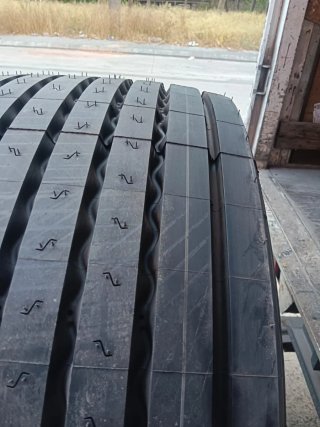Neumático Michelin 445/45 R19.5