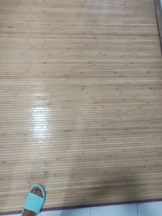Alfombra de bambú y madera