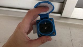 Adaptador trifasico a monofasico autocaravana