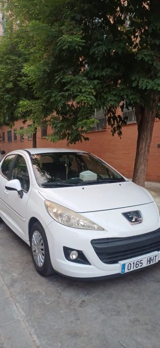 Peugeot 207 2011