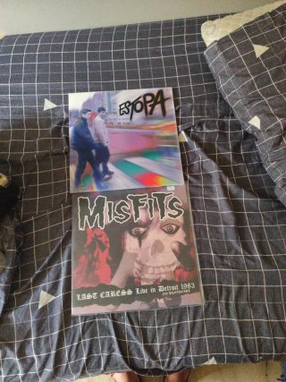 Tocadiscos + 2 Vinilos