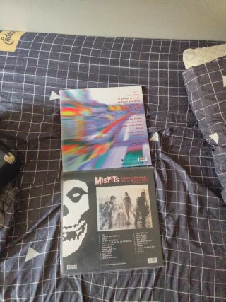 Tocadiscos + 2 Vinilos