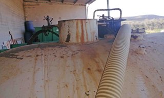 Remolque cisterna / cuba agua 2.200L.