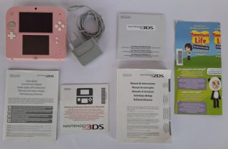 Nintendo 2DS + Tomodachi Life+Animal Crossing Home