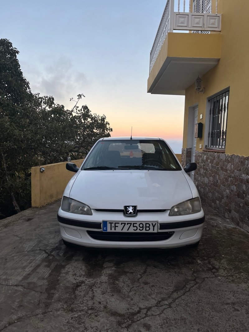 Peugeot 106 - foto 1
