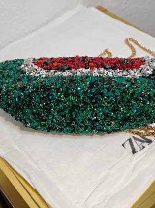 Bolso de mano con lentejuelas de sandía