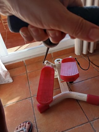 Stepper Domyos con gomas elásticas