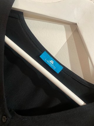 Blusa fluida negra Liberatta