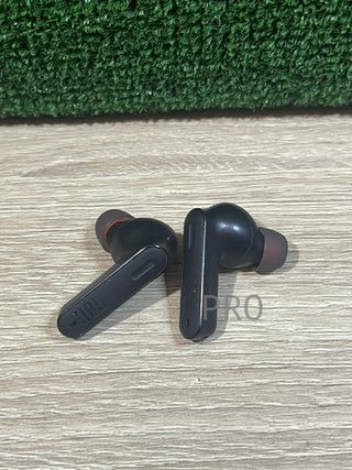 Auriculares inalámbricos JBL Tune 130 NC TWS