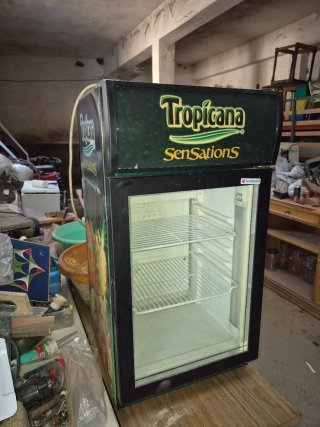 Nevera expositora Tropicana