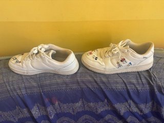 Scarpe Disney Bianche con Personaggi
