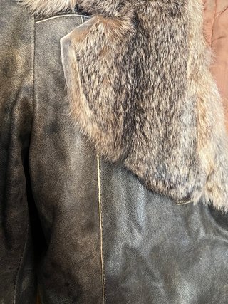 Completo donna pelle sartoriale marrone con collo