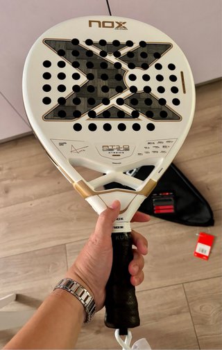 Pala Padel Nox AT10 Agustín Tapia